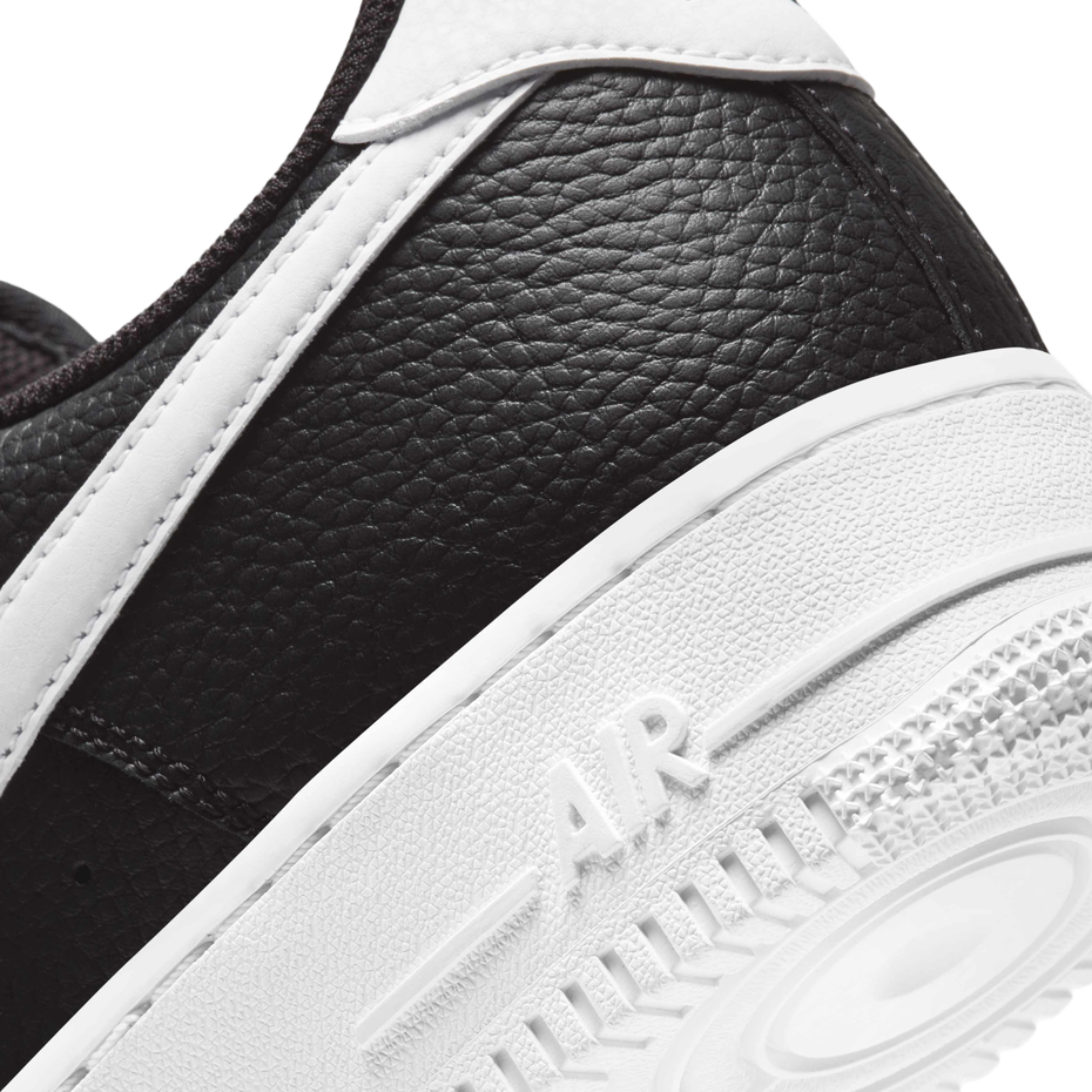 Nike Air Force 1 Low - Black & White