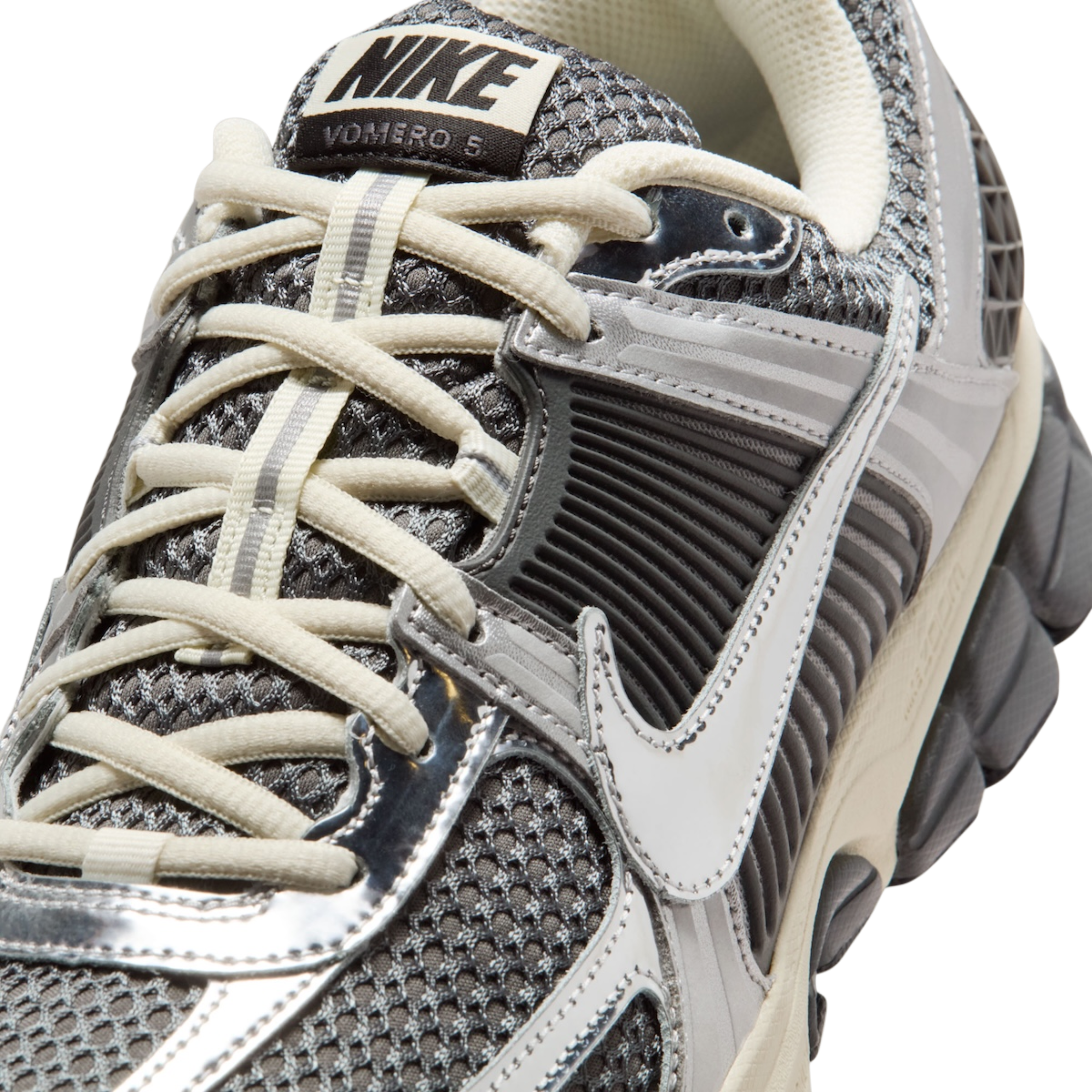 Nike Zoom Vomero 5 - Metallic Silver